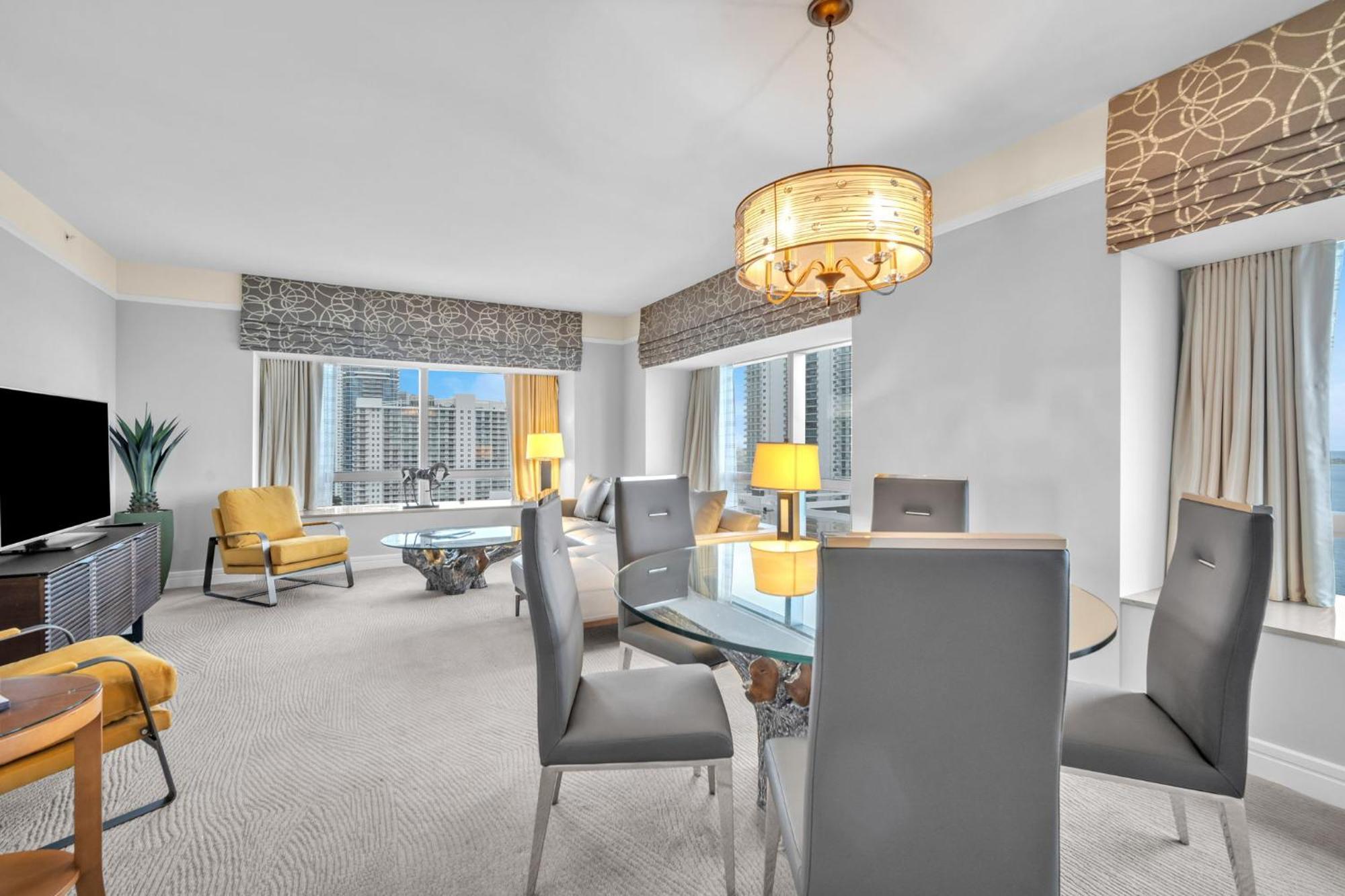 Spacious 2 Bedroom 2 Bath & Studio Suites In The Four Seasons Hotel Miami High Floors Exteriör bild