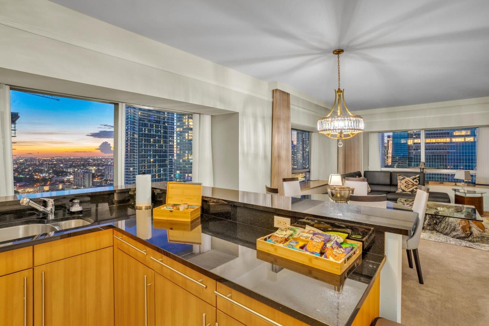 Spacious 2 Bedroom 2 Bath & Studio Suites In The Four Seasons Hotel Miami High Floors Rum bild